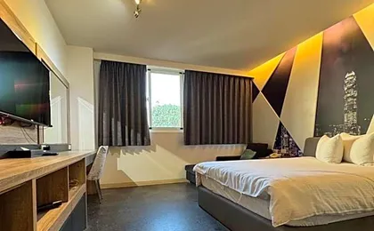 Travel Light Hotel