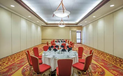 Sonesta Milwaukee West Wauwatosa