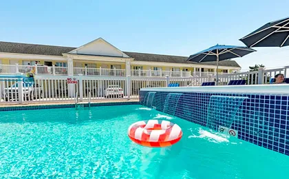 The Beach Club on Madison Avenue - Adults Only