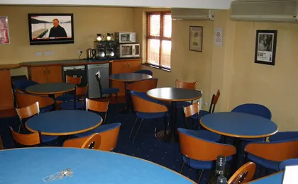 Redwings Lodge