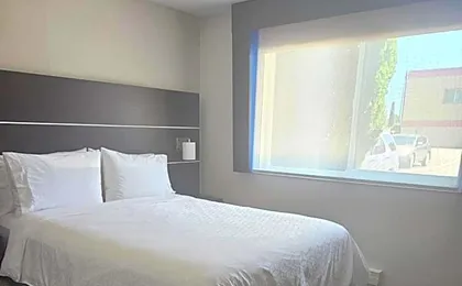 Holiday Inn Express Hotels & Suites Burlington By IHG