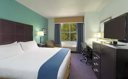 Holiday Inn Express & Suites Plant City By IHG