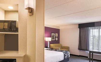 La Quinta Inn & Suites by Wyndham Atlanta Perimeter Medical
