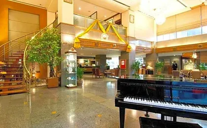 Manhattan Hotel Bangkok