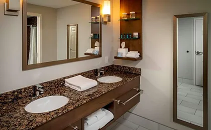 Delta Hotels Huntington Mall