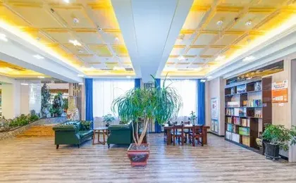 Friendship Peak Hotel