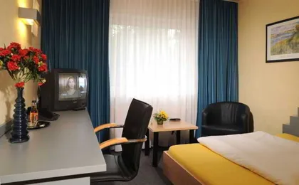Hotel Triton