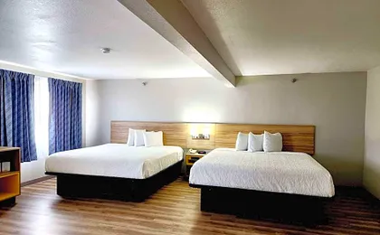 Days Inn & Suites by Wyndham Corpus Christi Central