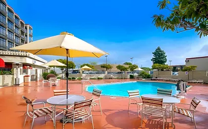 Oakland Airport Executive Hotel