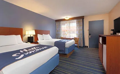 Days Inn by Wyndham Breezewood