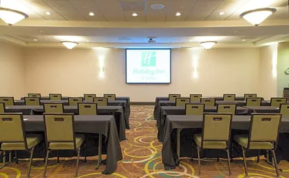 Holiday Inn Hotel & Suites Bloomington Airport By IHG