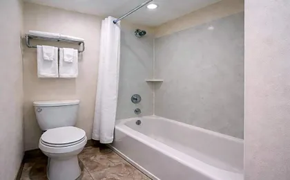 Super 8 by Wyndham Bakersfield CA Near Airport