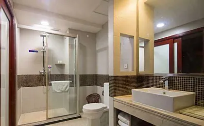 Yuanfeng Hotel (Shenzhen East Railway Station Buji Subway Station)