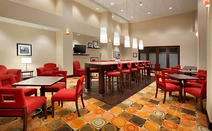 Hampton Inn & Suites Hartford/East Hartford
