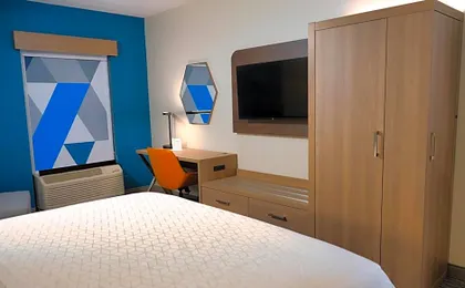 Holiday Inn Express Hotel & Suites Tampa-Oldsmar By IHG