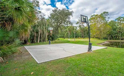 Barefoot Inn and Suites
