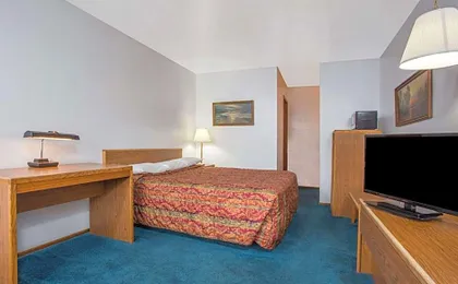 Knights Inn - Boardman OR