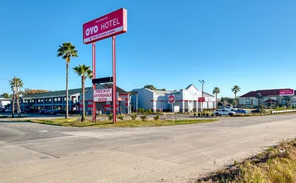 OYO Hotel Rosenberg TX I-69