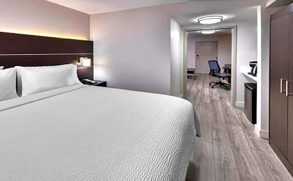 Holiday Inn Express & Suites Mississauga-Toronto Southwest By IHG