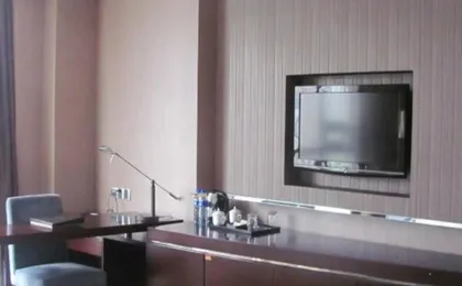 Eastern Kaiyue Business Hotel
