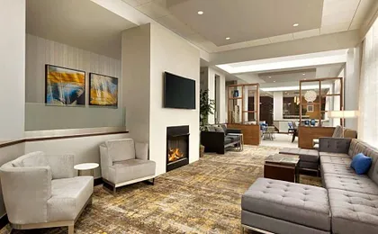 DoubleTree by Hilton Hartford - Bradley Airport