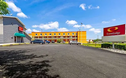 Econo Lodge Akron Copley Northwest