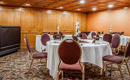 Quality Hotel & Suites At The Falls