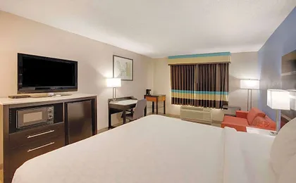 Clarion Pointe Atlanta Airport College Park