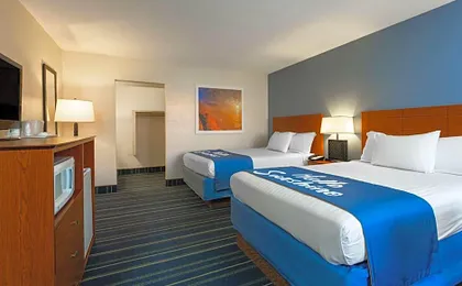 Days Inn by Wyndham Breezewood