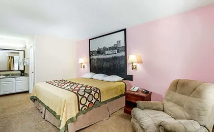 Super 8 by Wyndham Statesboro