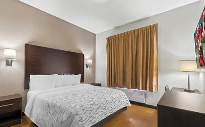 Red Roof PLUS+ & Suites Atlanta Airport South