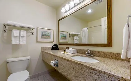 Best Western Plus Edmonds Harbor Inn