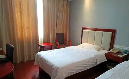 GreenTree Inn Zhenjiang Jurong Yalong Business Hotel