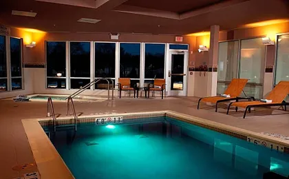 Courtyard by Marriott Milwaukee Airport