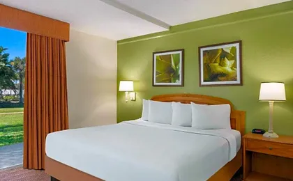 Baymont by Wyndham Intl Speedway/I-95/Daytona Beach