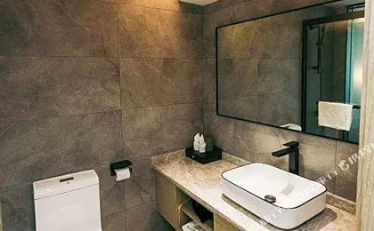 Longquan Nanguo Garden Hotel