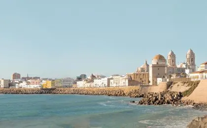 Luminoso apartamento en el centro de Cádiz