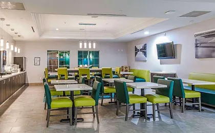 La Quinta Inn & Suites by Wyndham Tomball