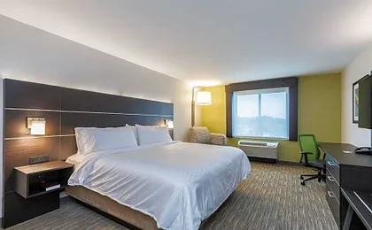 Holiday Inn Express and Suites- South Bend Casino By IHG