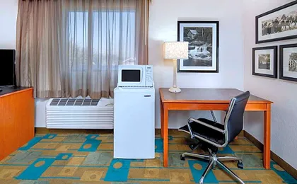 La Quinta Inn & Suites by Wyndham Irvine Spectrum