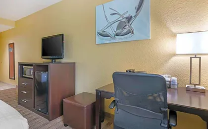 Best Western Edgewater Inn