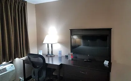 Americas Best Value Inn & Suites Bismarck