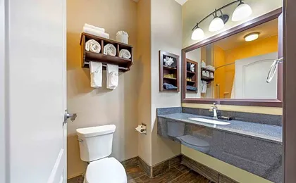 Best Western Plus Emerald Inn & Suites