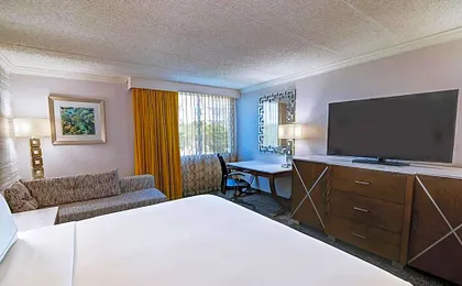 DoubleTree by Hilton Madison Downtown