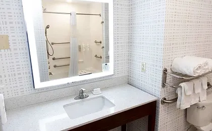 Hampton Inn & Suites Williamsport-Faxon Exit