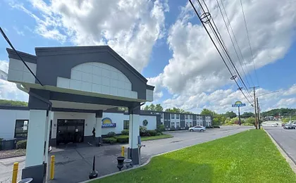 Days Inn by Wyndham Liberty/Monticello