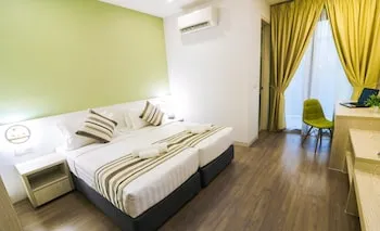 Tropical Villa Service Suite