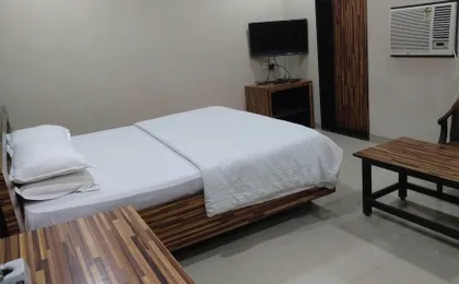 Pals Hotel, Mumbai