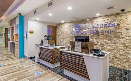 Comfort Inn & Suites Pittsburgh Fox Chapel