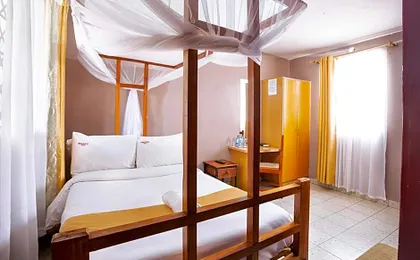 MELVIC HOTEL